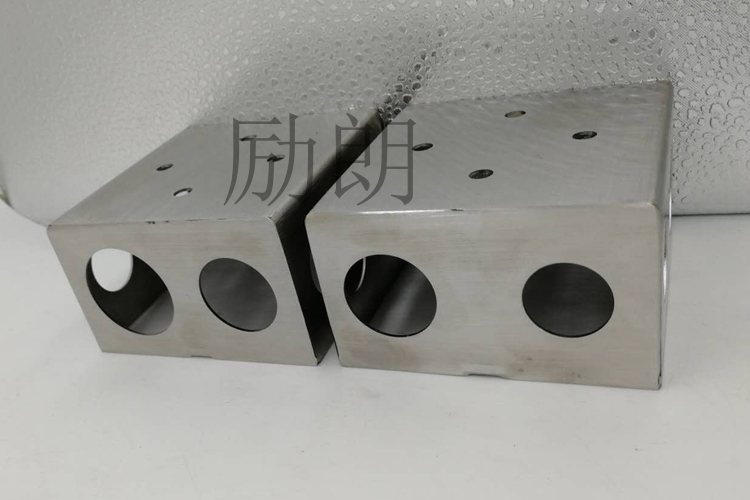 304不銹鋼明裝接線盒的應(yīng)用領(lǐng)域有哪些？